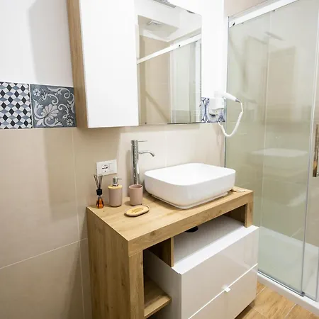 Domus Serradifalco *